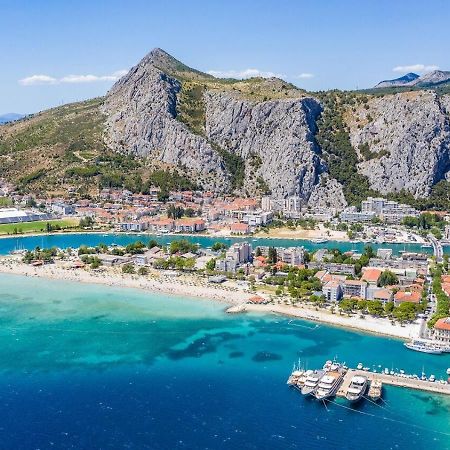 Central Alley Omiš Екстериор снимка