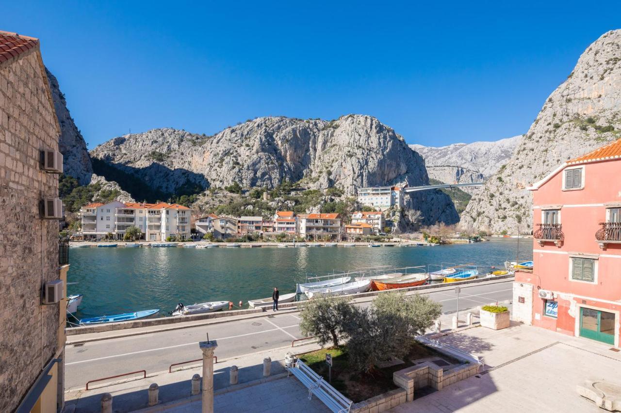 Central Alley Omiš Екстериор снимка