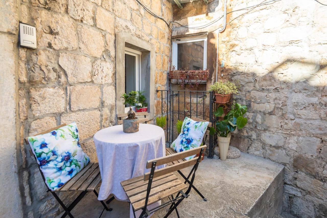 Central Alley Omiš Екстериор снимка